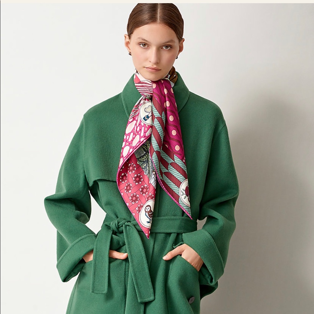 NWT Hermès La Danse des Amazones scarf 90